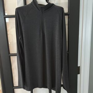 Fresh clean threads gray quarter zip pull over( L)